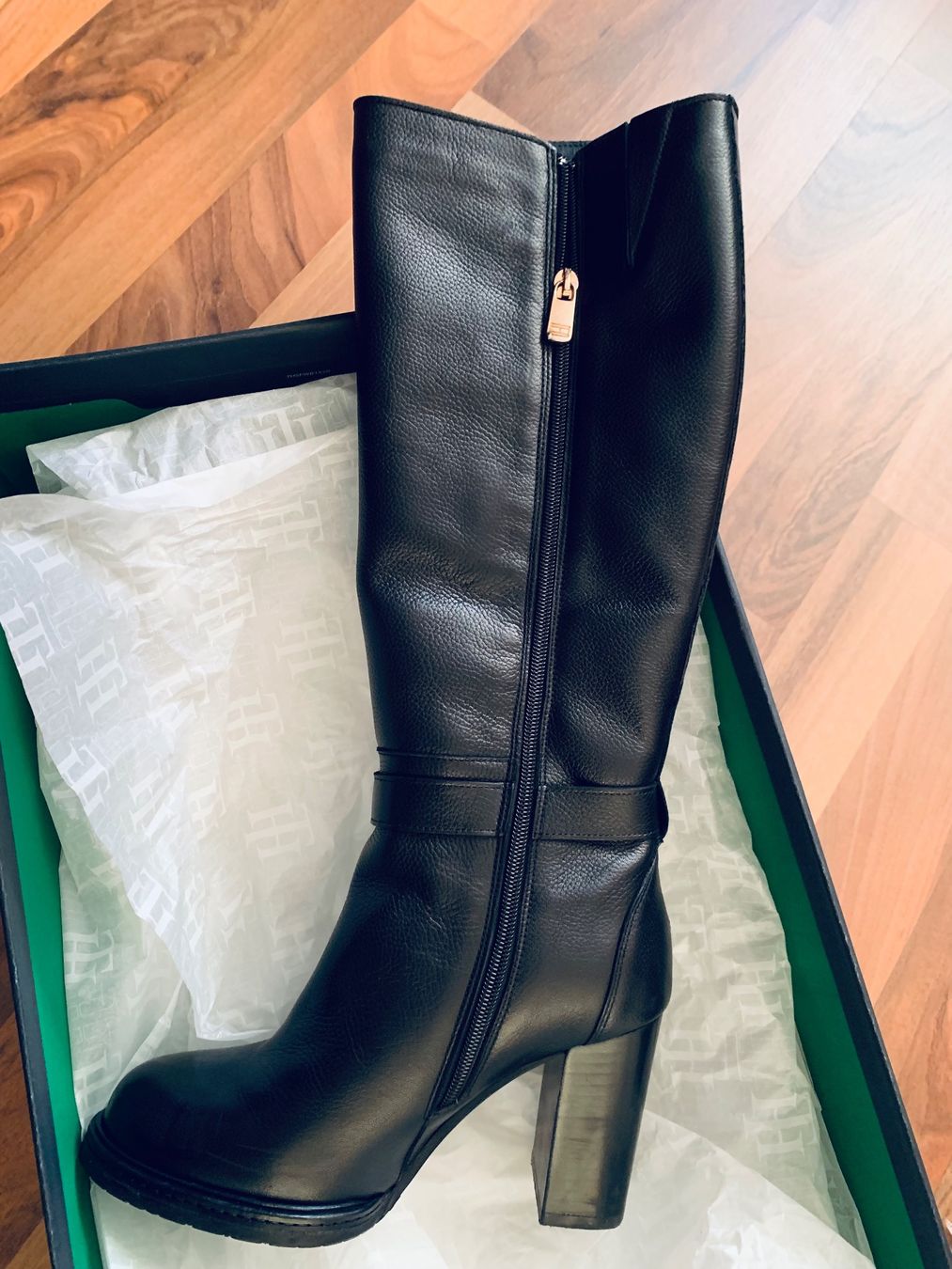 Tommy Hilfiger Scarpe da donna: Schöne Tommy Hilfiger Stiefel  Leder Gr37 – Usato da Biel-Benken BL venduto da BelginE 1