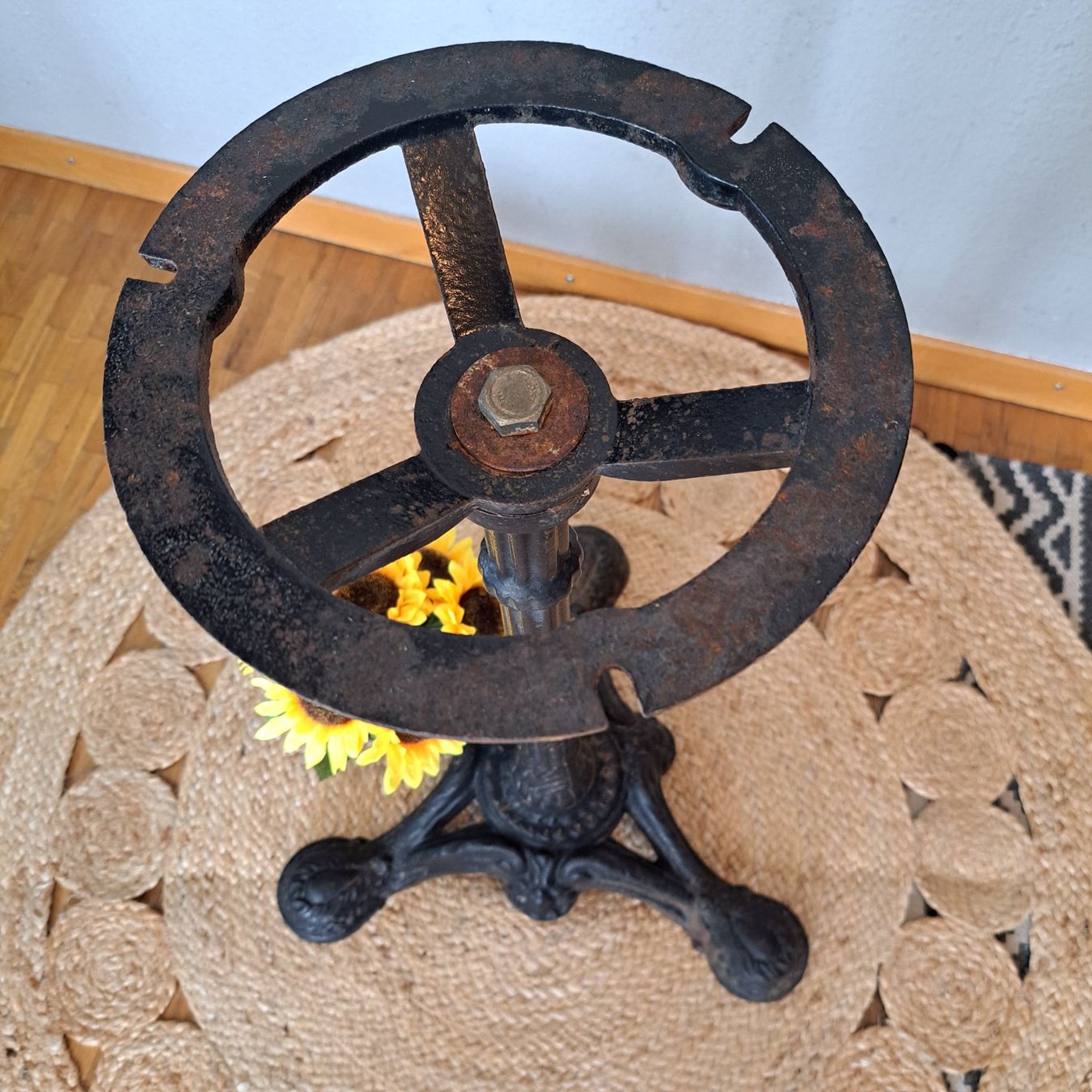 Sonstiges antikes Mobiliar: 🌻Pied de table en fonte, table de bistrot / Tischbein – Gebraucht aus Petit-Lancy von ChezBerti 1