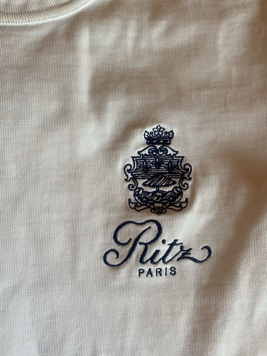 Top: Ritz Paris x Frame Denim tee – Usato da Pfäffikon SZ venduto da MarieEdh 5