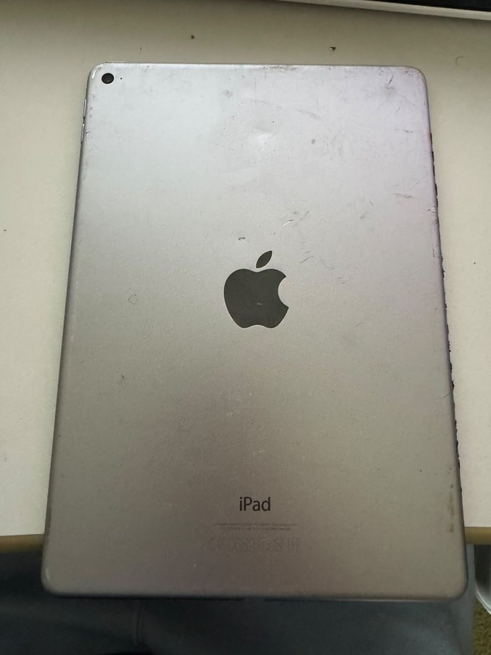 Apple Tablet PC: Ipad Air 2 - A1566 - icloude – Difettoso da Olten venduto da HoYa01