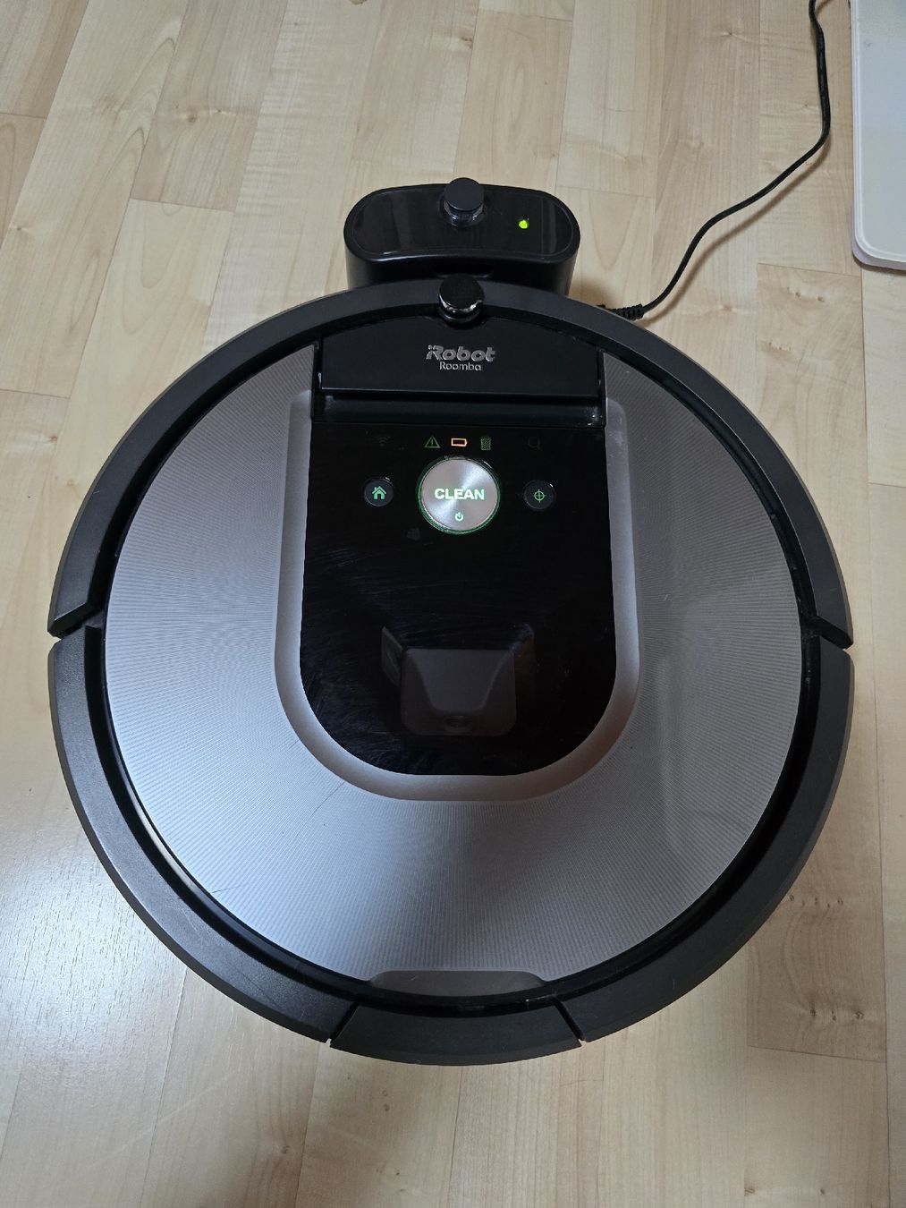 Irobot Aspirapolveri & Accessori: iRobot Roomba 975 Staubsaugerroboter – Usato da Bözberg venduto da Szni_9s8z