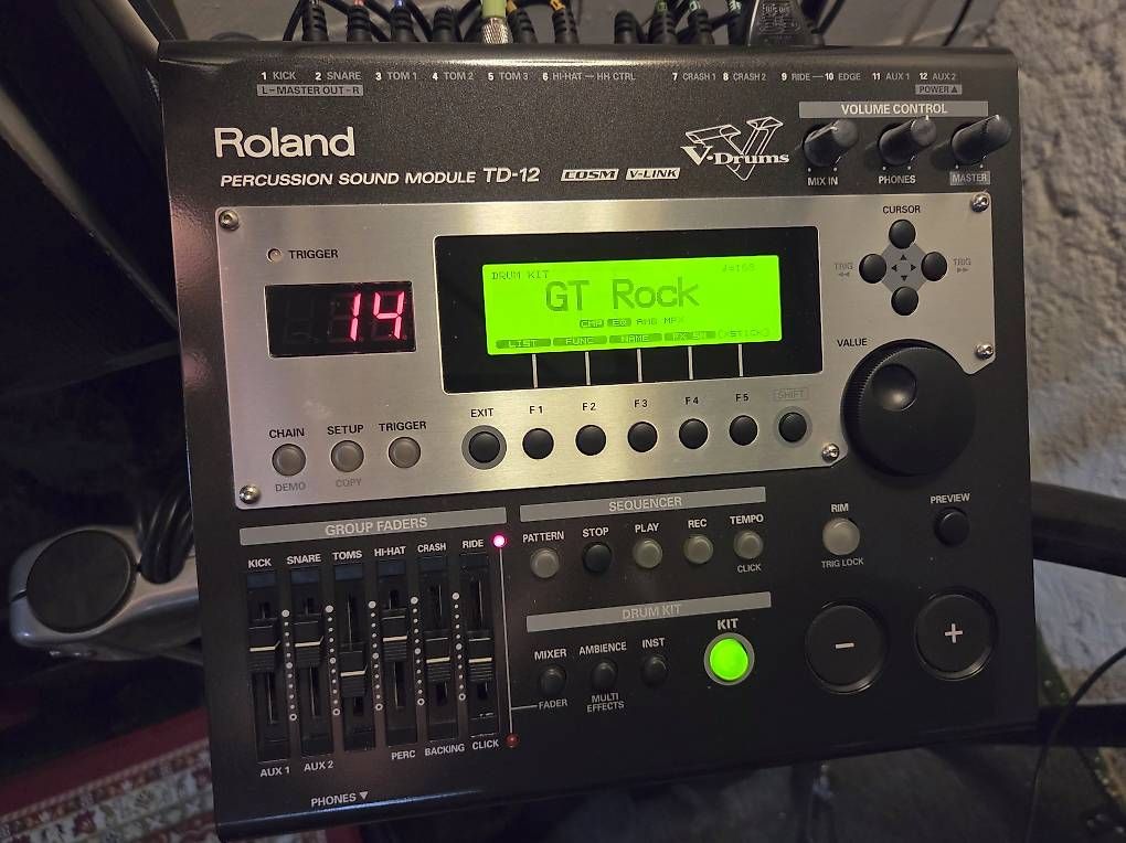 Strumenti musicali: Roland TD-12 E-Drum Set mit VH-11 & Mesh Pads – Usato da Wettingen venduto da Allmilchigsinn 1