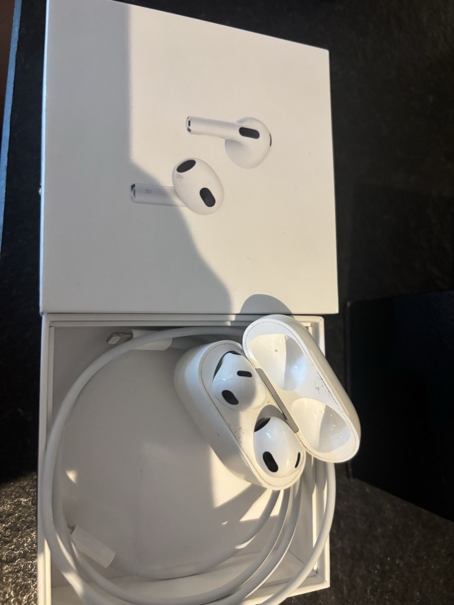 Kopfhörer: Apple AirPods 3. Generation Ladecase mit Kabel – Gebraucht aus Thun von var_vw6s 1