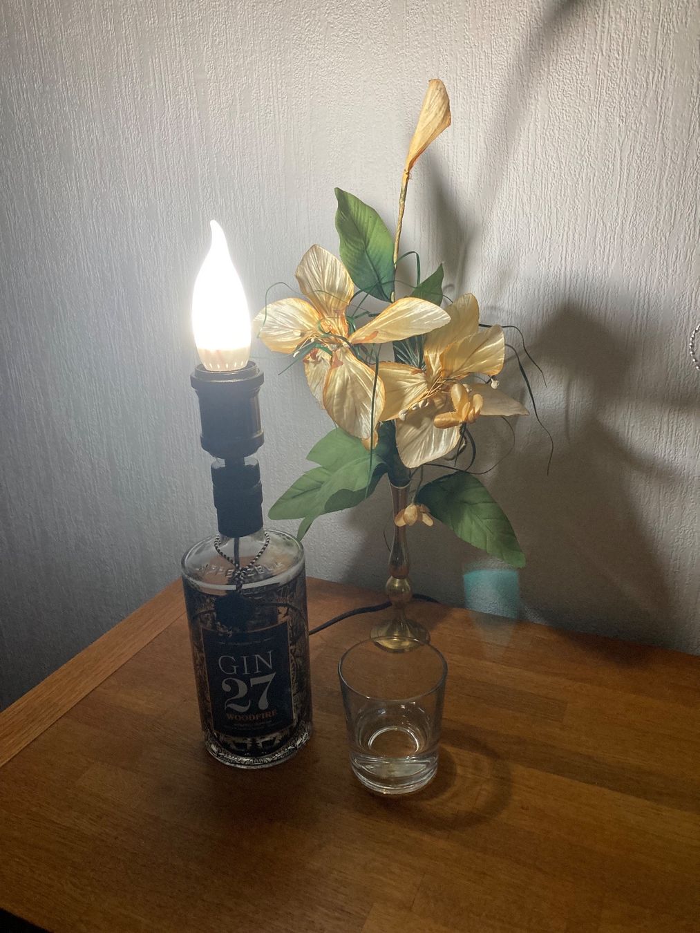 Lampade: Flaschen Lampe Gin 27 upgecycelt – Nuovo (secondo la descrizione) da Wildhaus venduto da cayo 1