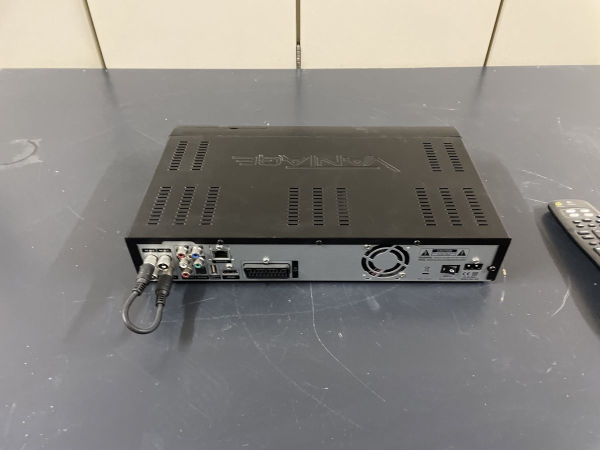 Ricevitori: Vantage VT 100C – Usato da Dagmersellen venduto da vonTV 1