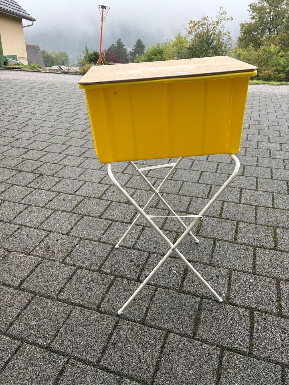 Altro in Decorazioni & Accessori: Klappbare Metallgestelle – Usato da Duggingen venduto da Adrian01112 1