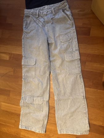 BERSHKA Jeans Gr 34