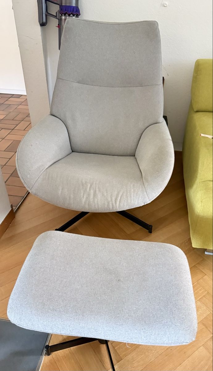 Pfister Poltrone: Sessel mit Hocker Stoff grau guter Zustand – Usato da Muttenz venduto da martin_cadosch 1