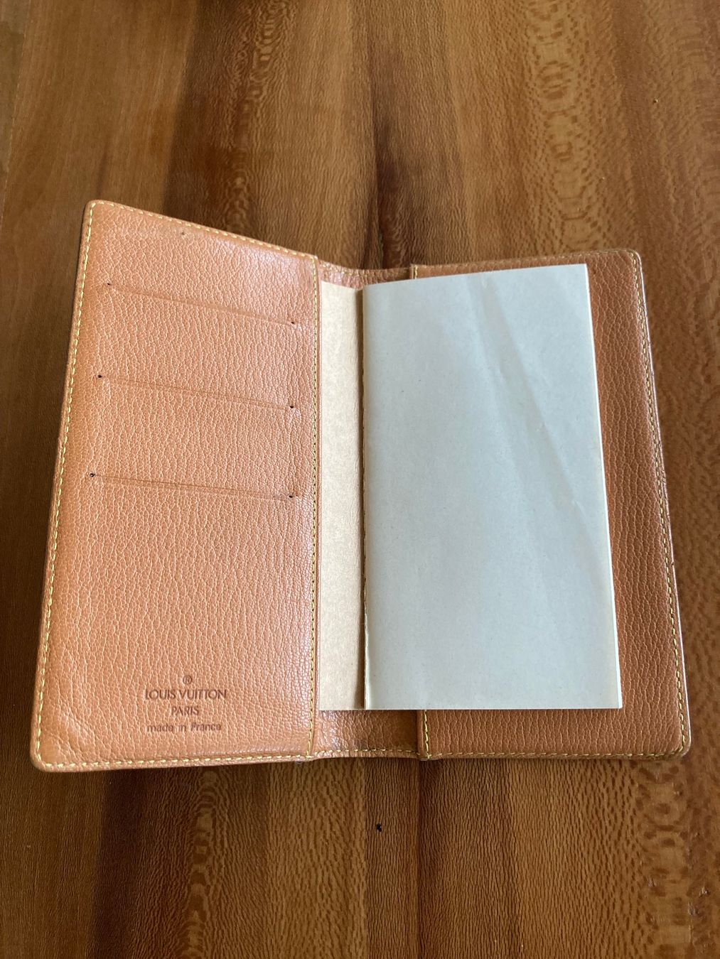 Louis Vuitton Portafogli: Louis Vuitton Agenda Leder braun – Usato da Lachen SZ venduto da Skyver 1