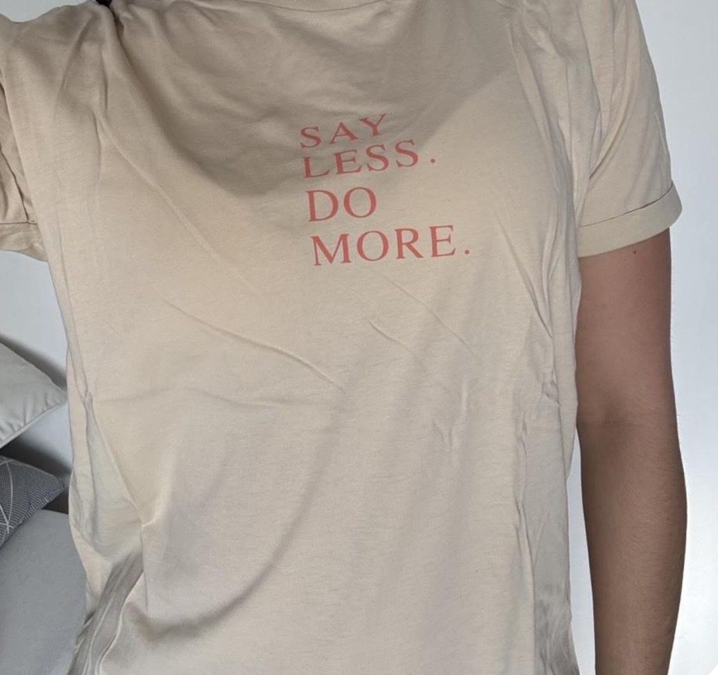 T-Shirts: t shirt beige avec écriture  – Gebraucht aus Ardon von loanneroch