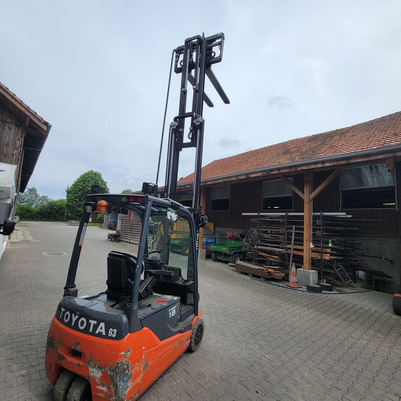 Toyota Carrelli elevatori e a forche: Elektro-Stapler – Usato da Ettingen venduto da zimmi07 5