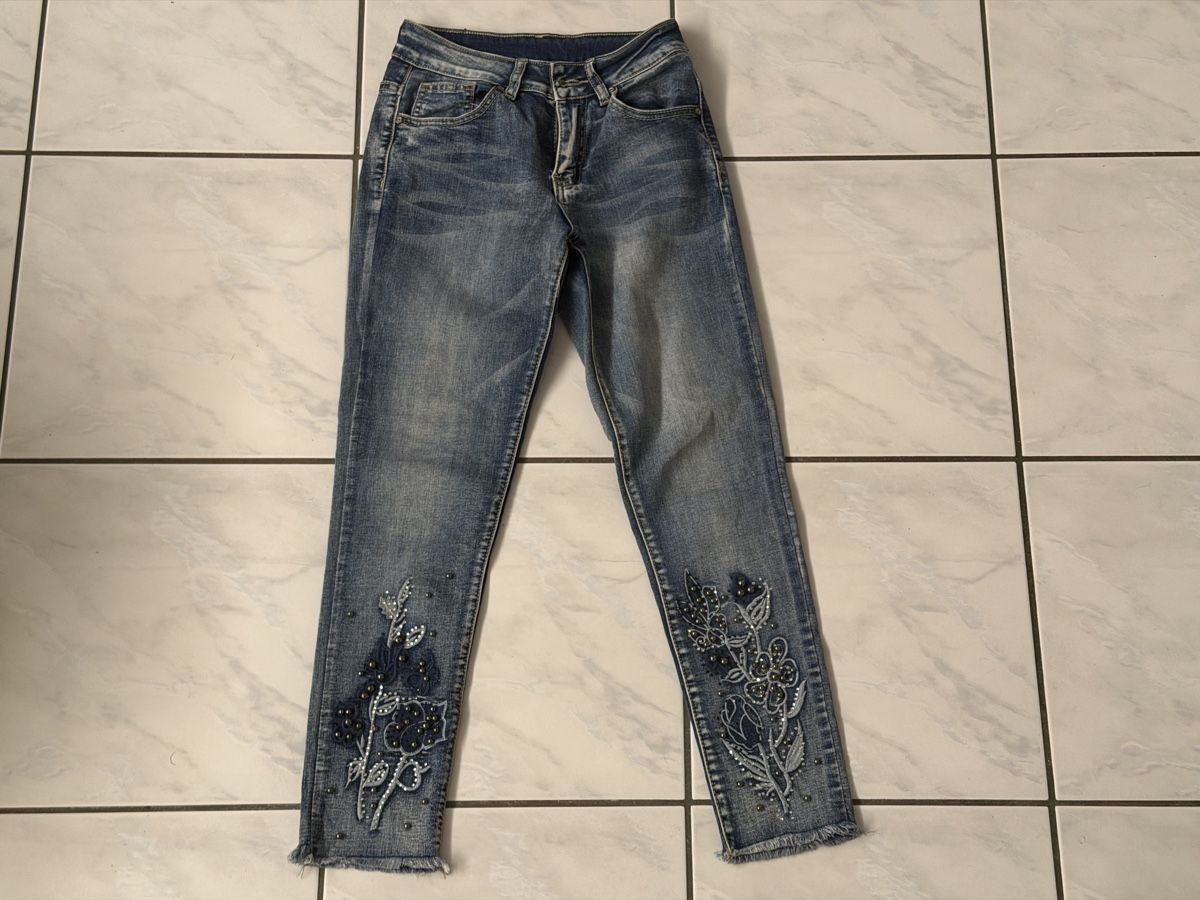 Jeans: Jeans da donna con ricami e perline – Usato da Origlio venduto da sim_5ld6