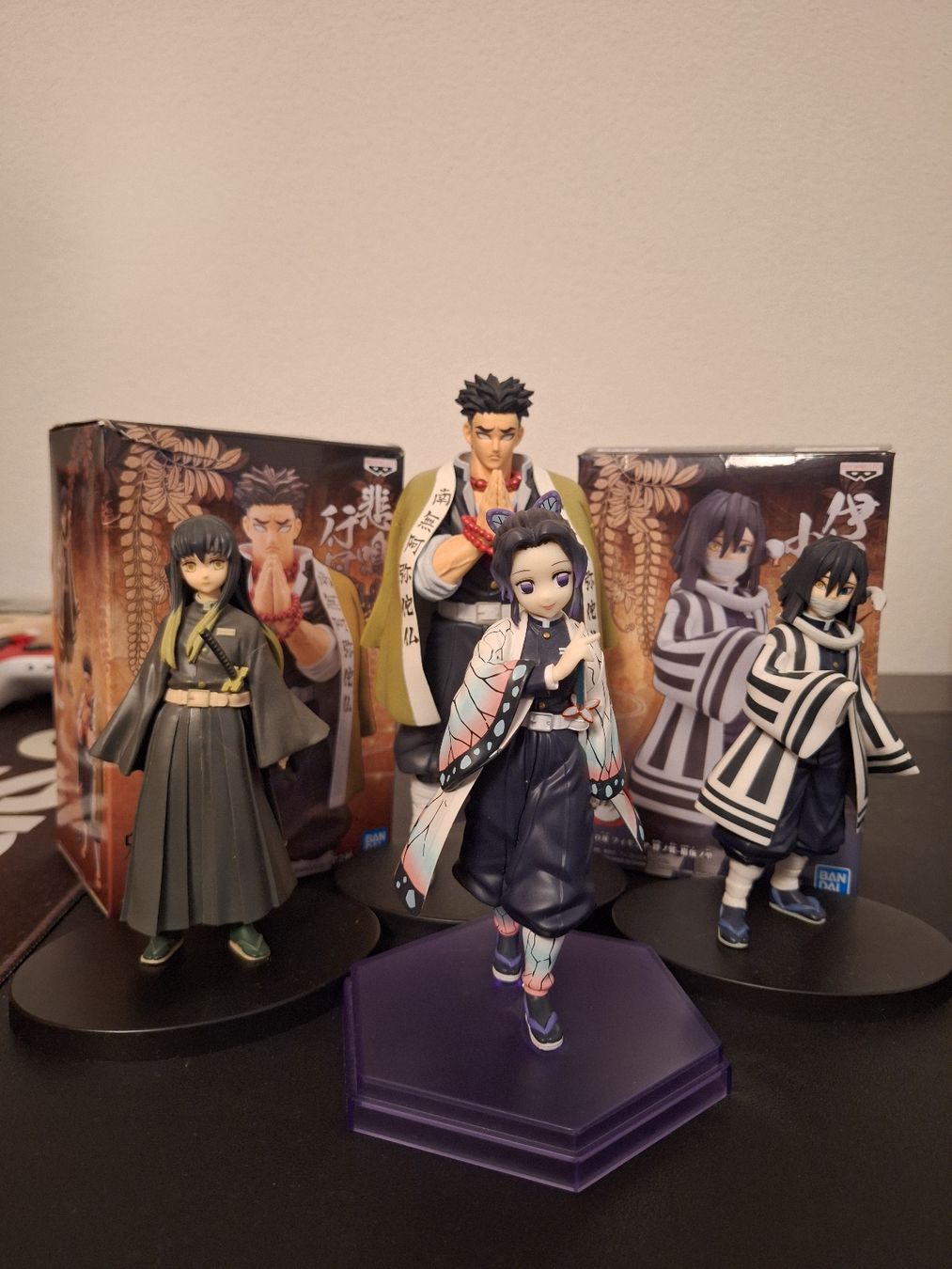 Bandai Figuren: Demon Slayer Figure Lot 4x - two with box – Gebraucht aus Biel/Bienne von Seyran