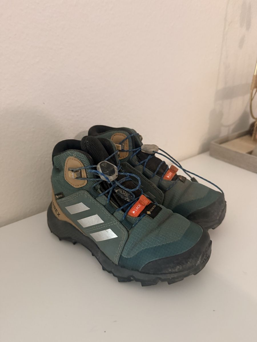 Adidas Scarpe per ragazzi: Adidas Terex Wanderschuhe Gr.28.5 – Usato da kollbrunn venduto da veronic.h 1