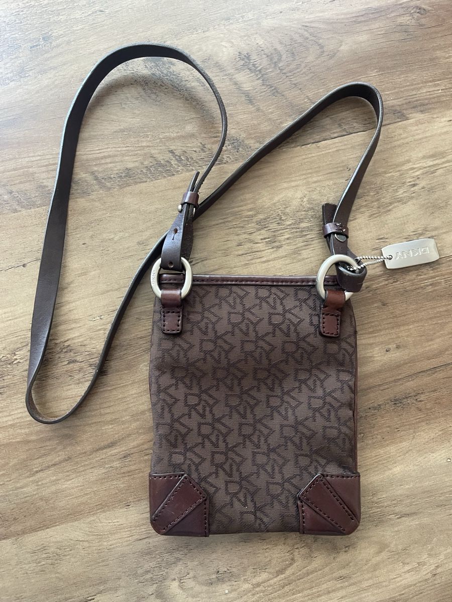 DKNY Borse: kleine Dokumententasche DKNY original – Usato da Dübendorf venduto da olh_rs5r 1