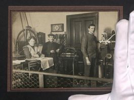 Fotografie Schuhmacher / Schuster mit Ra