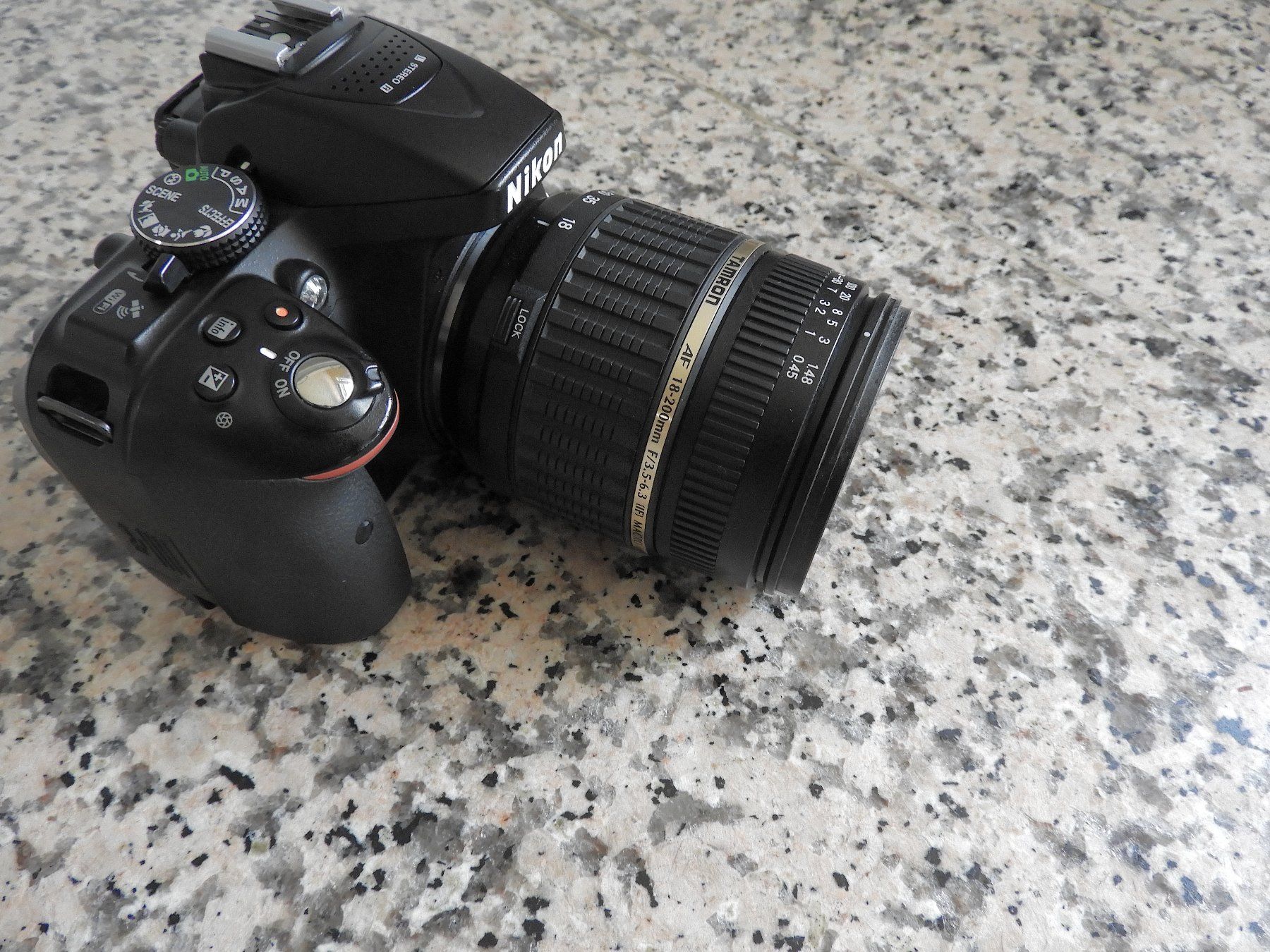 Nikon Kamera: NIKON D5300 mit Objektiv 18-200mm – Gebraucht aus Eglisau von EGLISAU1960 1
