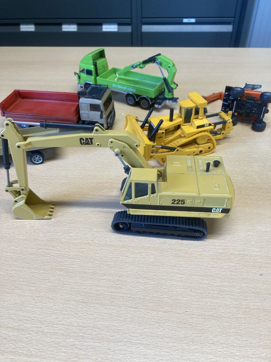Escavatori: Baumaschinen Modelle – Usato da Niederuzwil venduto da Miami1999 1