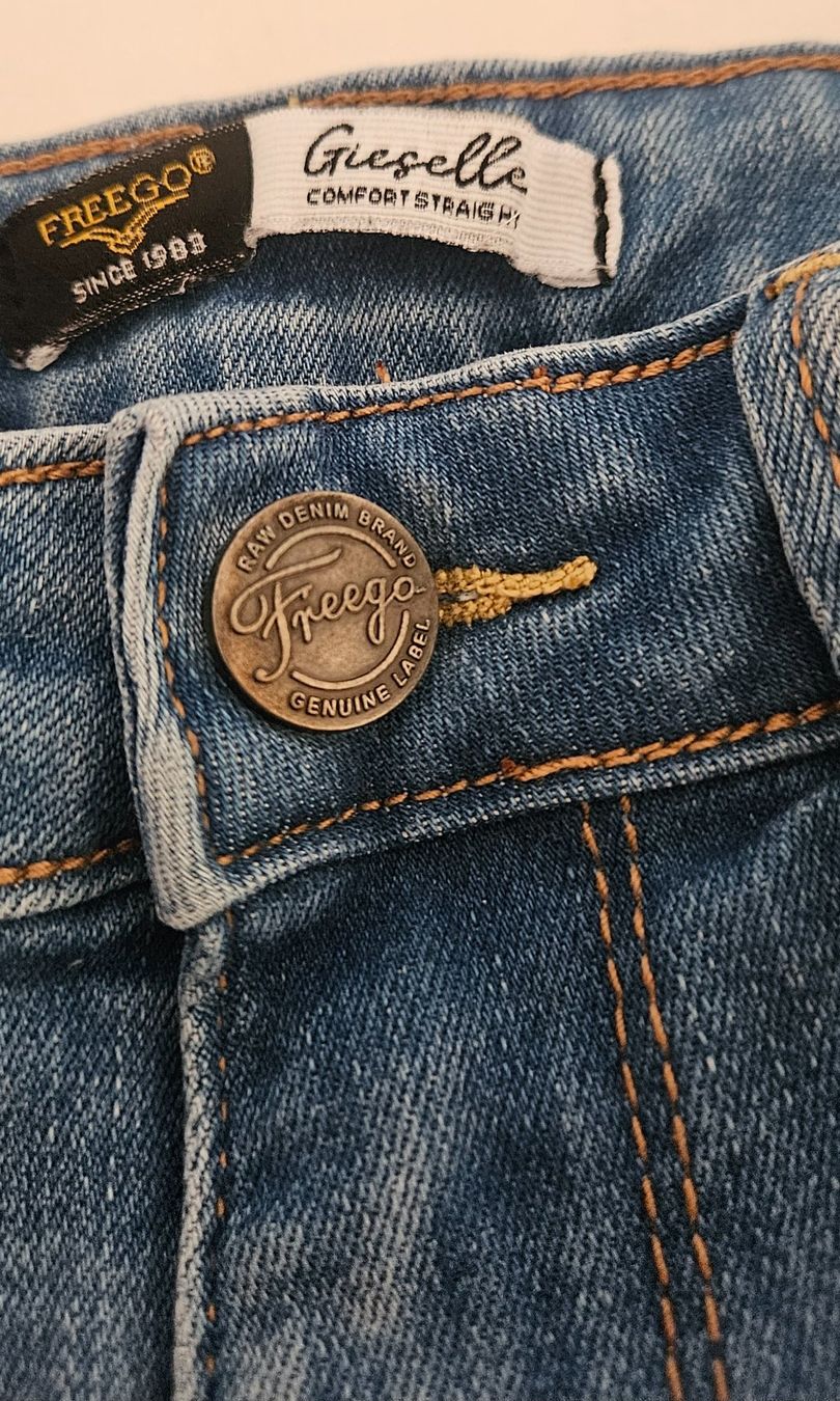 Zara Lotti & Set di vestiti: Ein cooles secondhand Outfit mit Garfield und coole Jeans – Usato da zollikon venduto da irissauer 2
