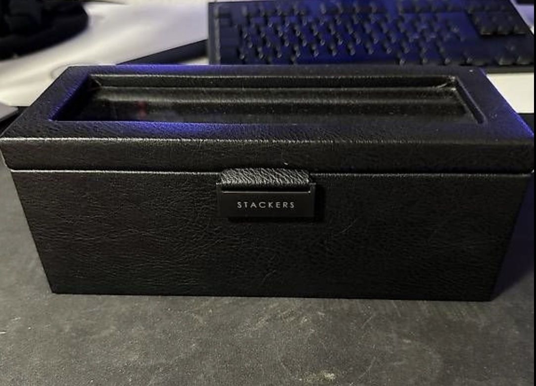 Boîtes de montres: STACKERS Uhrenbox Black Leather - Perfect Condition – Neuf (Voir description) à Brüttisellen par Psa_1m