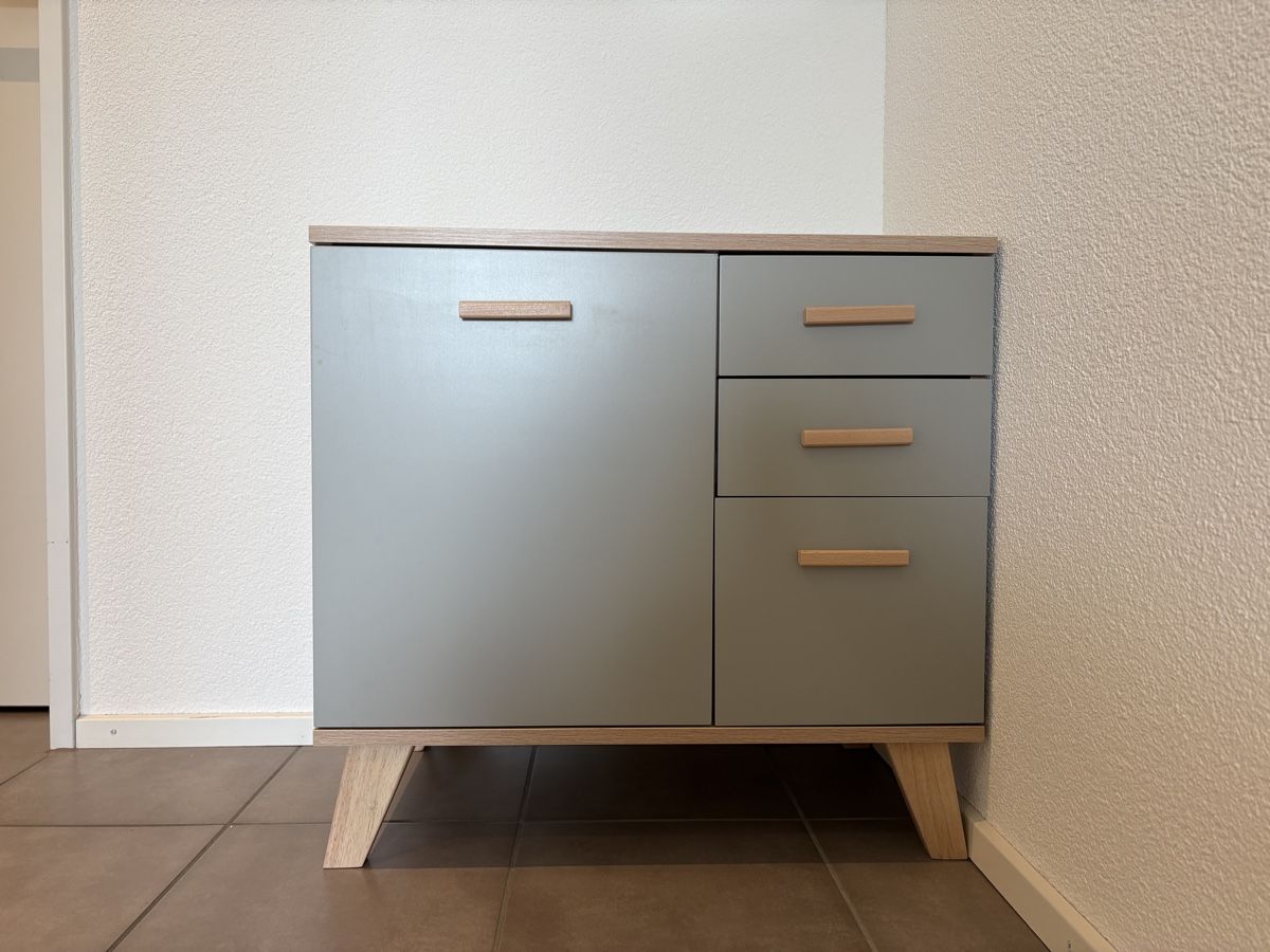Conforama Badezimmermöbel: Waschbeckenunterschrank – Gebraucht aus Unterkulm von silver.99