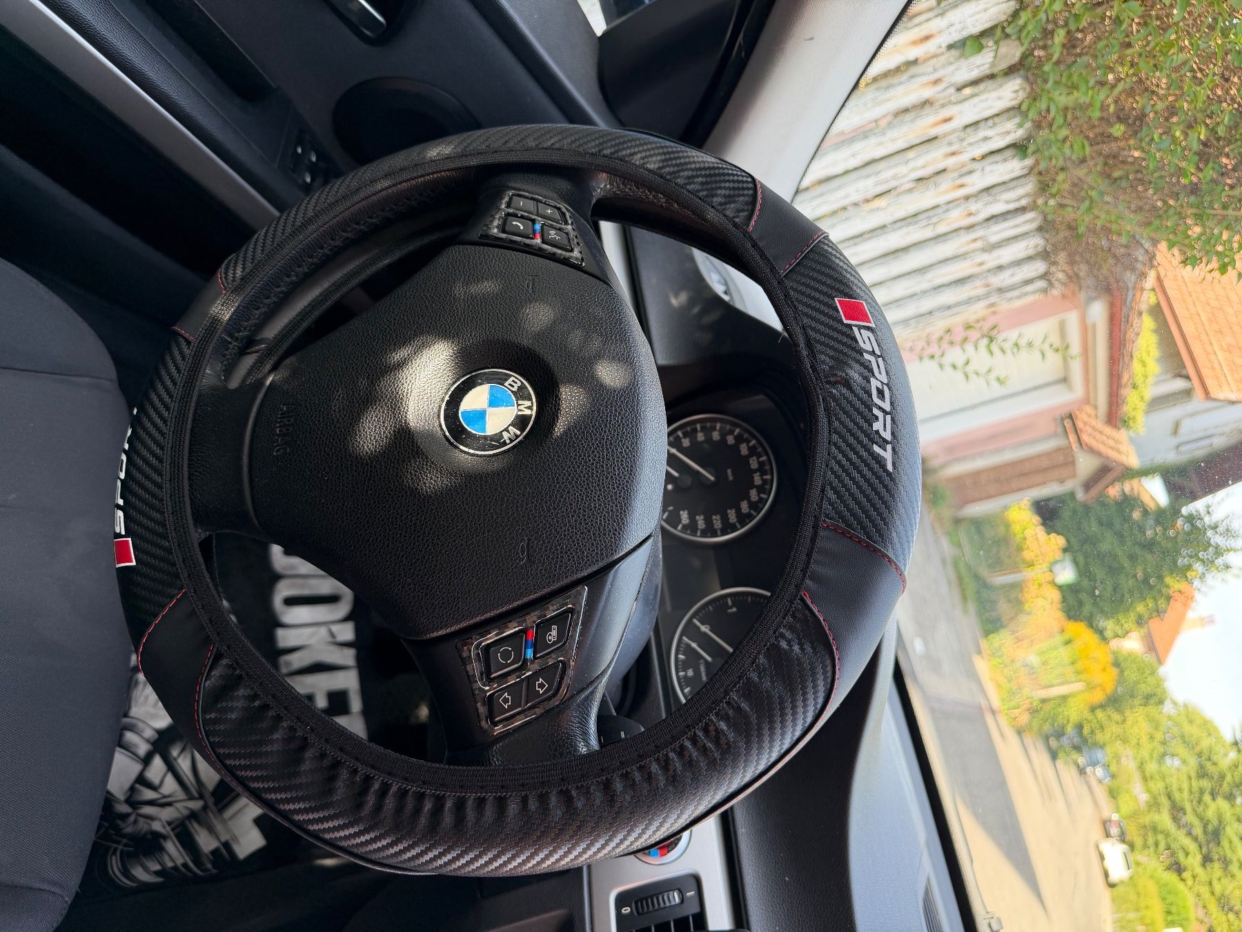BMW Automobili: BMW 318i Touring – Difettoso da Prilly venduto da ine_z9g7 5