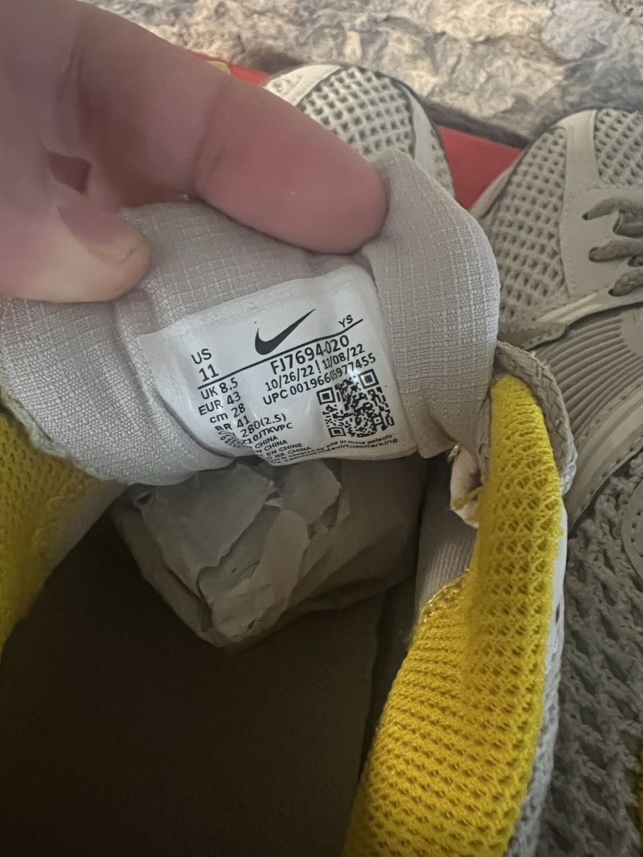 Nike Scarpe da uomo: Nike Zoom Vomero 5 – Nuovo (secondo la descrizione) da Zürich venduto da Realvintagesale 5