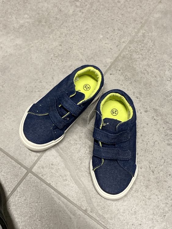 A vendre des chaussures authentiques importées neuves avec étiquettes