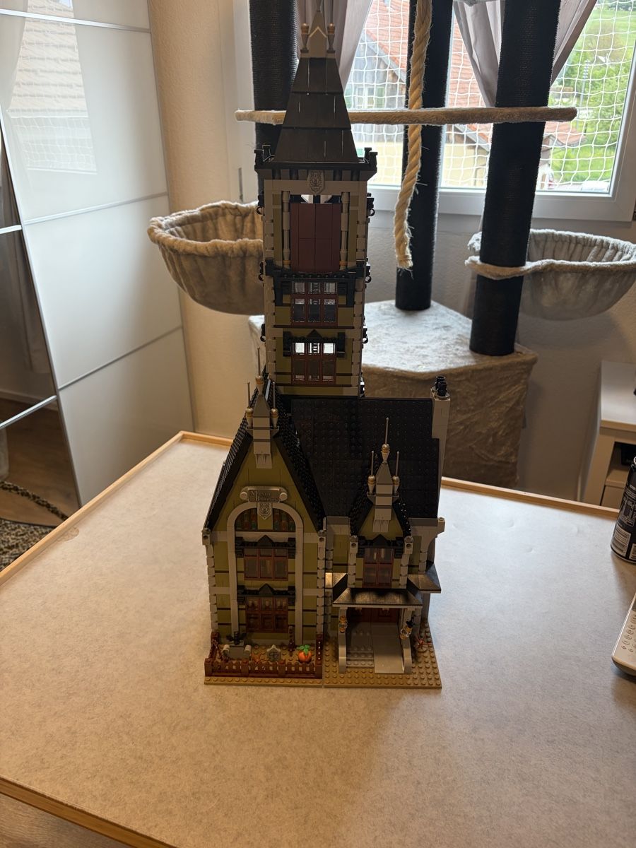 Lego Baukästen: Lego Haunted House – Gebraucht aus Laupersdorf von eliza23