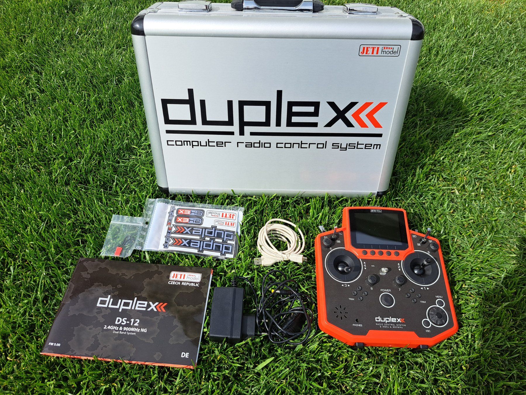 Jeti Telecomando: Jeti Duplex DS 12 mit Koffer – Usato da Pfaffnau venduto da Holzziger