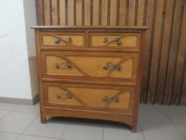 Commode 4 tiroirs bois plein poignées dorées très bon état