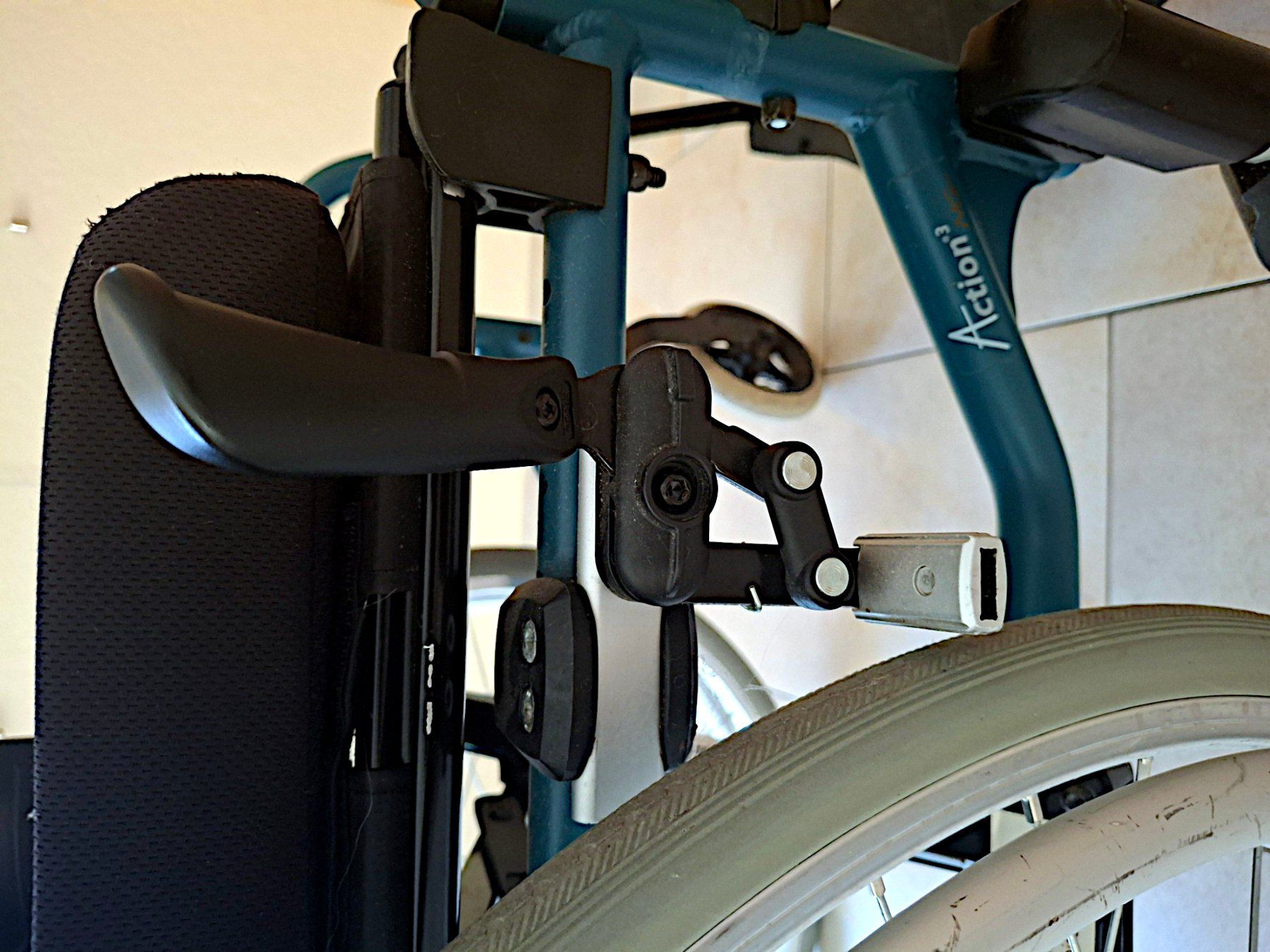 Sedie a rotelle: Rollstuhl  Action – Usato da Dietlikon venduto da Spotlight1 4