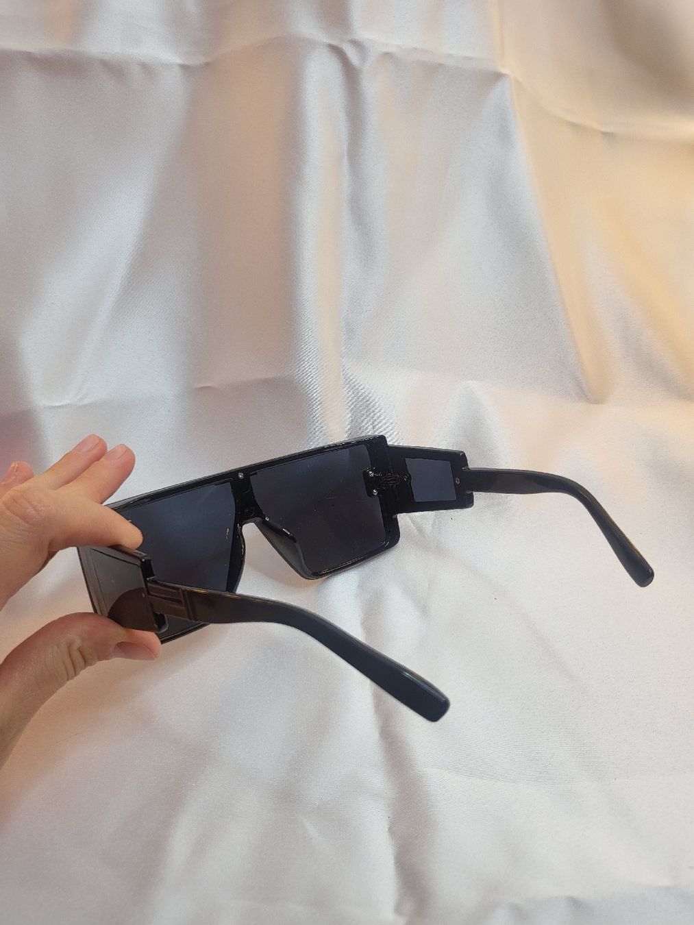 Brillen & Gläser: NEUE Schwarze Sonnenbrille  – Neu und originalverpackt aus Hellbühl von d.d.d.125 2