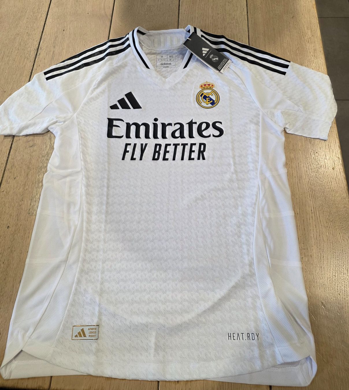 Adidas Canottiere & Pantaloni: Real Madrid adidas Herren Trikot, gr. M, neu, Gratisversand – Nuovo e nell'imballaggio originale da Lostorf venduto da Montymonk