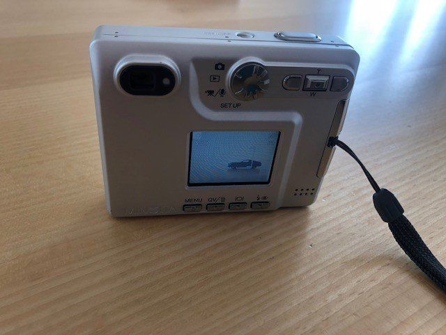 Minolta Fotocamera: Digitalkamera Minolta DiMAGE Xt – Usato da Altbüron venduto da zet_pnw5 2