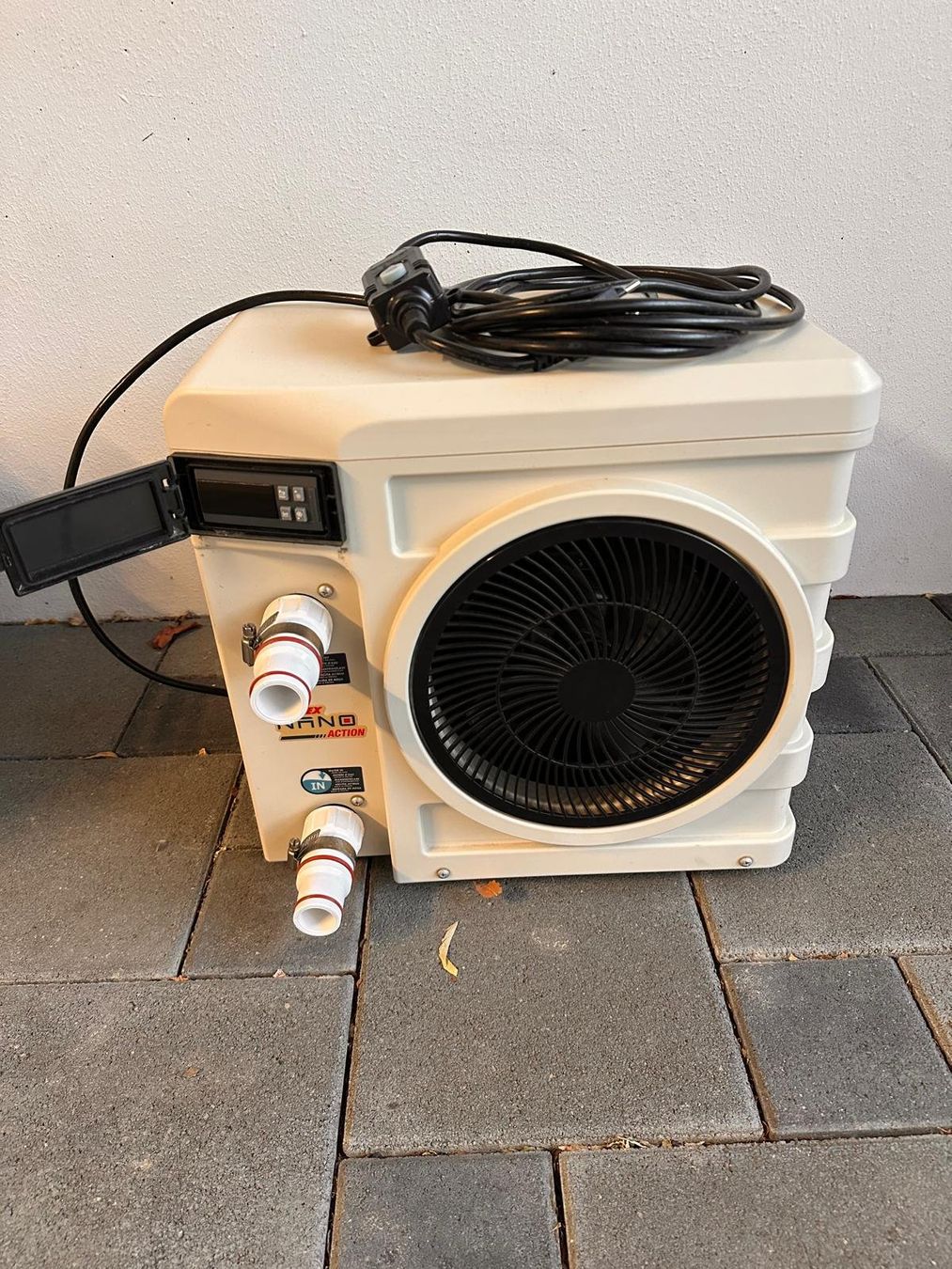 Radiatori: Poolheizung Poolex – Usato da Recherswil venduto da Tdm850
