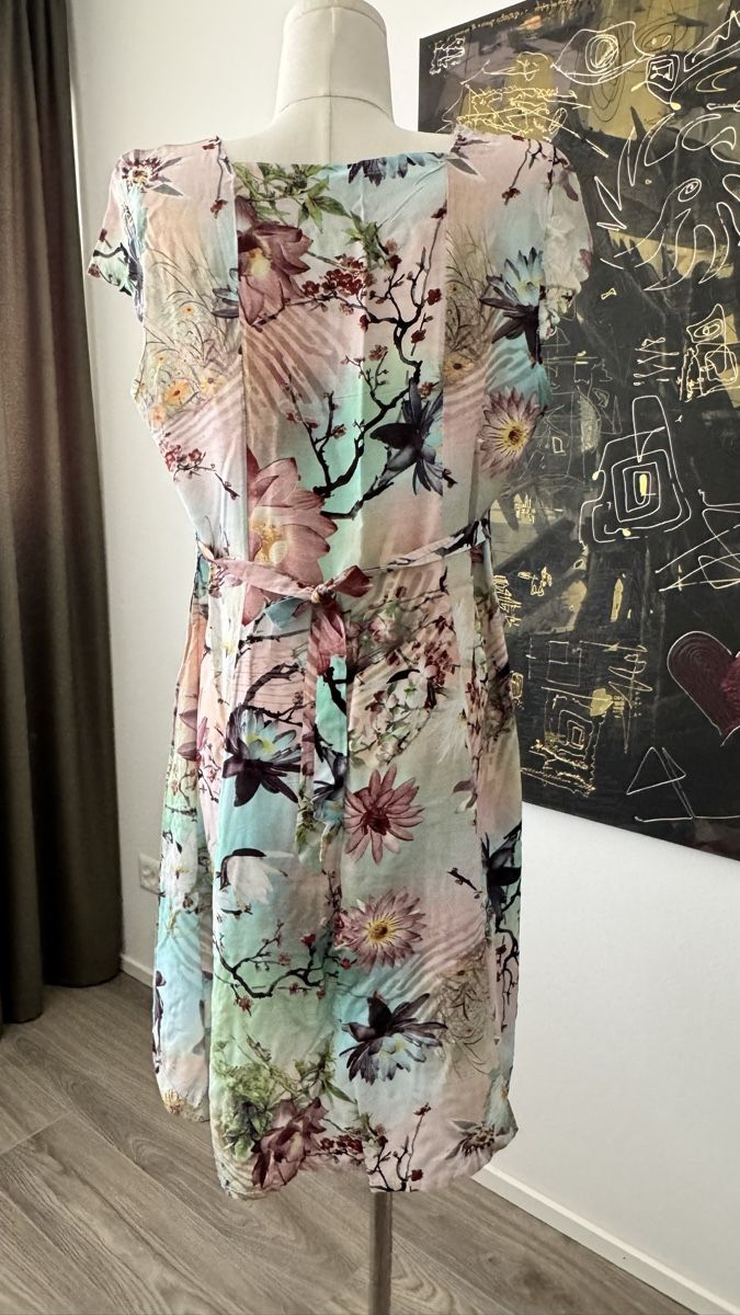 Kleider: Kleid Blumenmuster  – Neu (gemäss Beschreibung) aus Mörigen von TimelessFinds 1