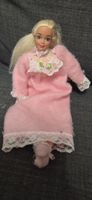 Bedtime Barbie im rosa Kleid mit Spitze - Körper weich!
