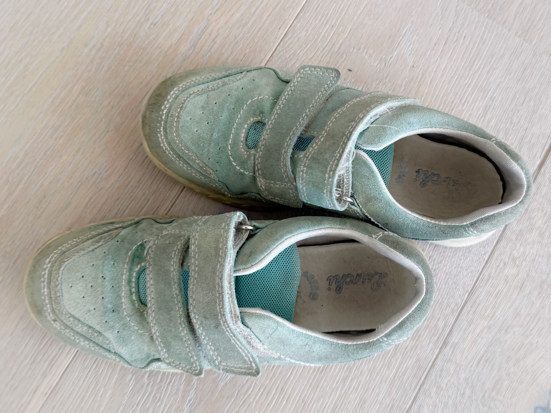 Scarpe per ragazze: Lurchi Sneaker Gr. 33 mit optischen Gebrauchsspuren – Usato da Eggenwil venduto da Lissi82 1