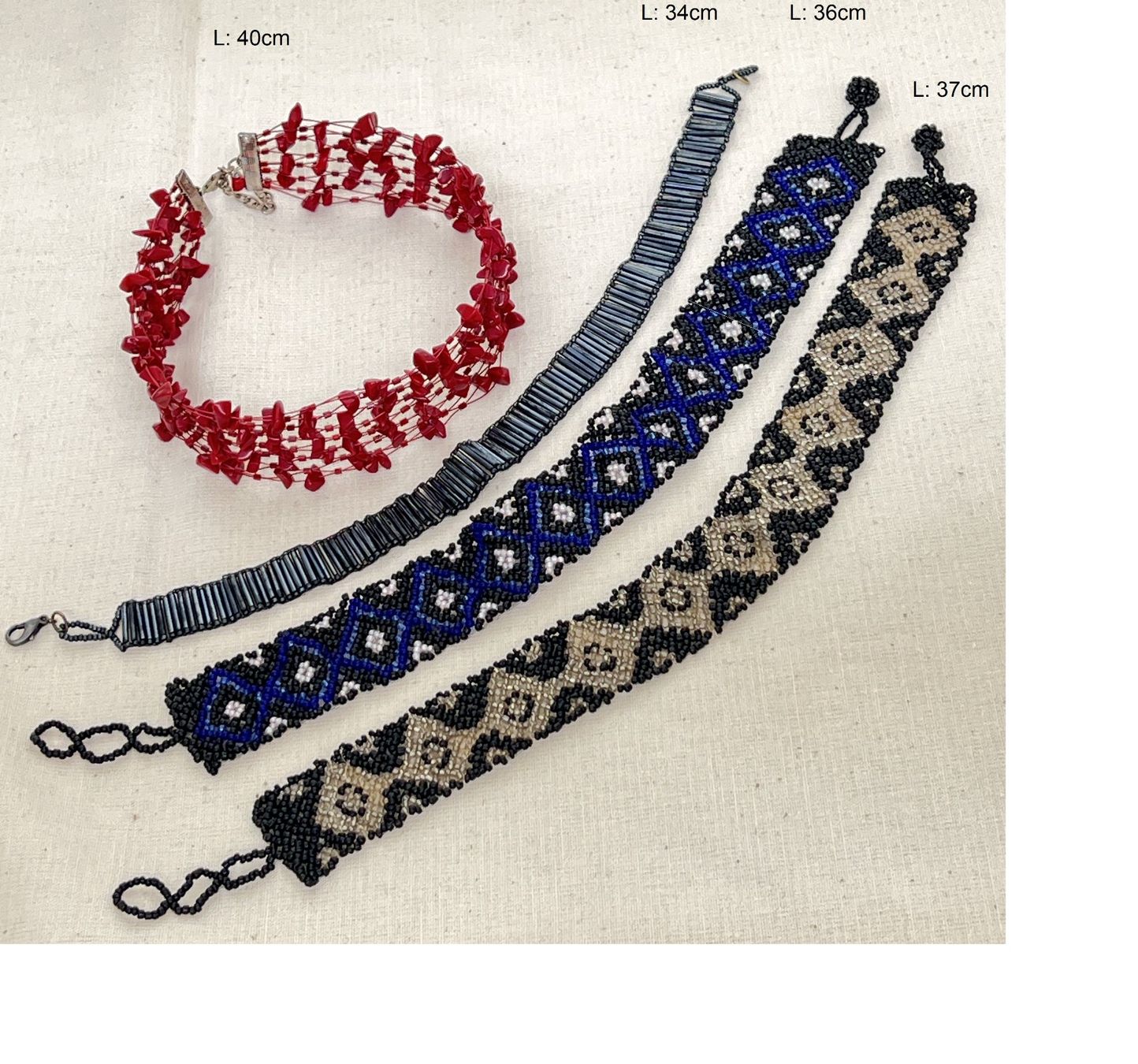 Altri gioielli: Halsband / diverse Kropfbänder (4 Stück) – Usato da Zürich venduto da Drahtzug