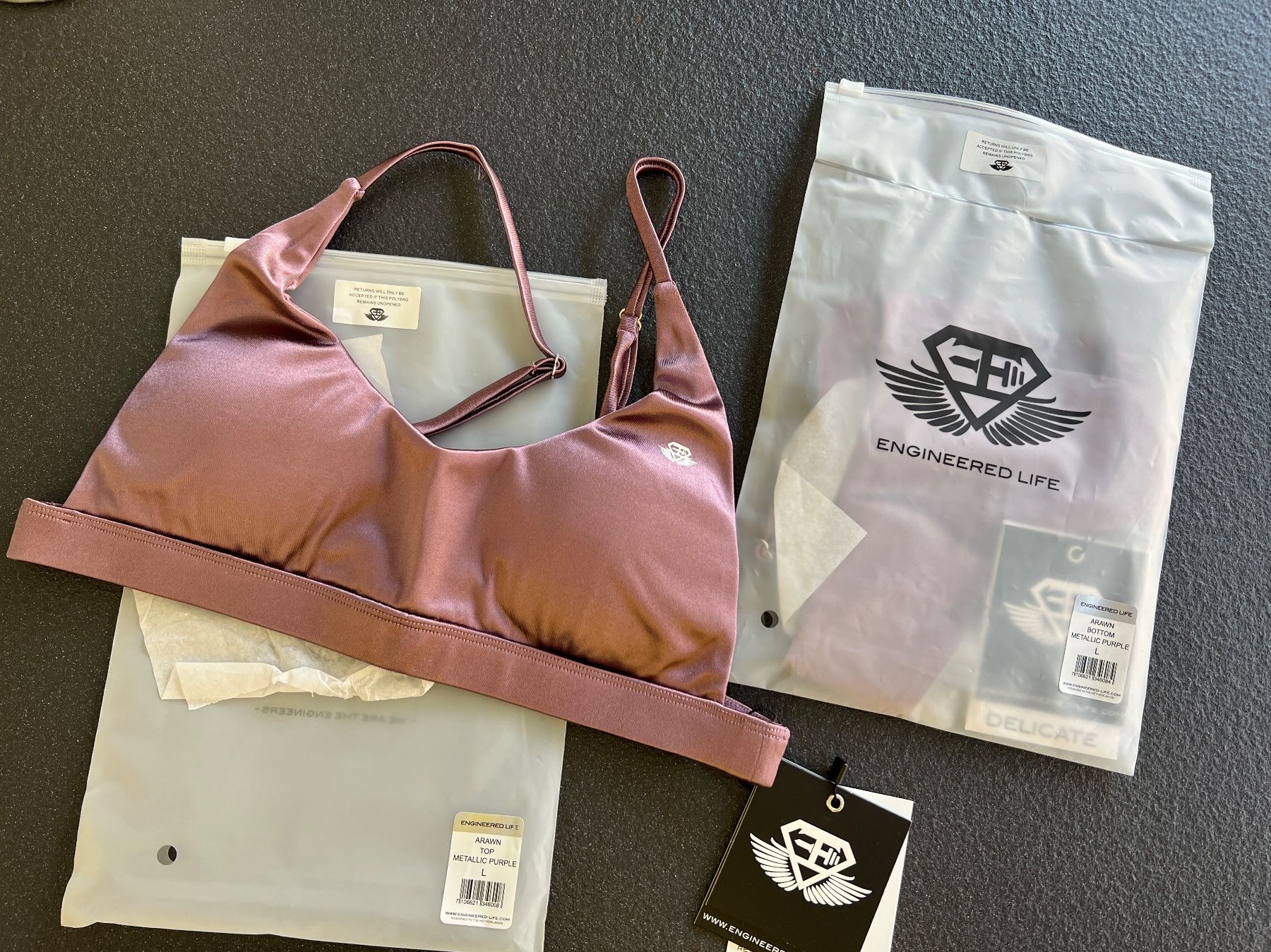 Costumi da bagno & Bikini: Body Engineers String Bikini - New! – Nuovo e nell'imballaggio originale da Cama venduto da UnleashdByAna 4