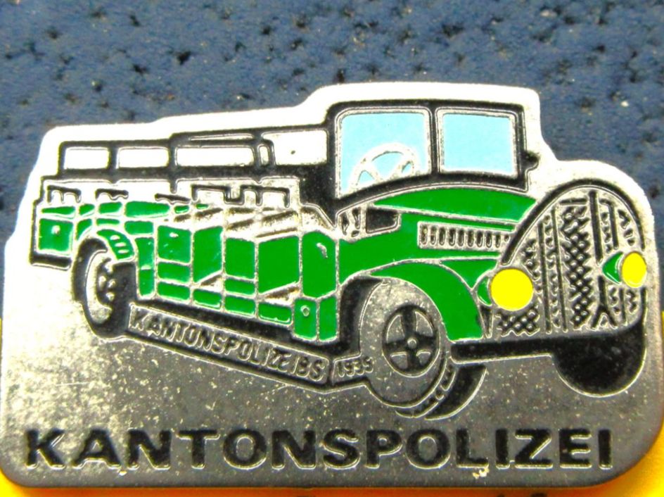 Saurer Placchette & Badge: SAURER 1935 ÜBERFALLWAGEN KANTONSPOLIZEI BASEL AUTO PIN – Usato da Ettingen venduto da Hausi4711 1