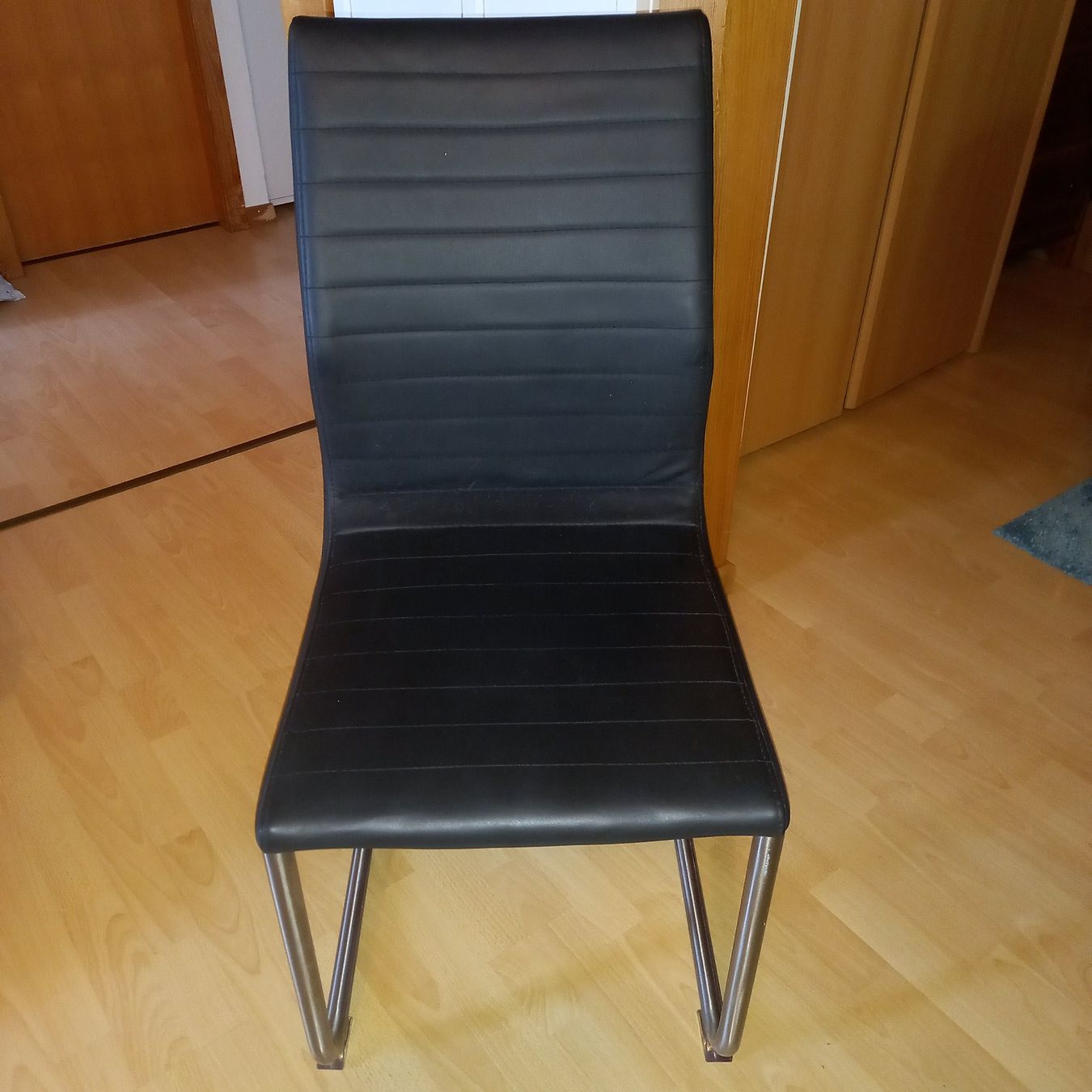 Sedie: 6 schwarze Stühle – Usato da Täuffelen venduto da maniac01