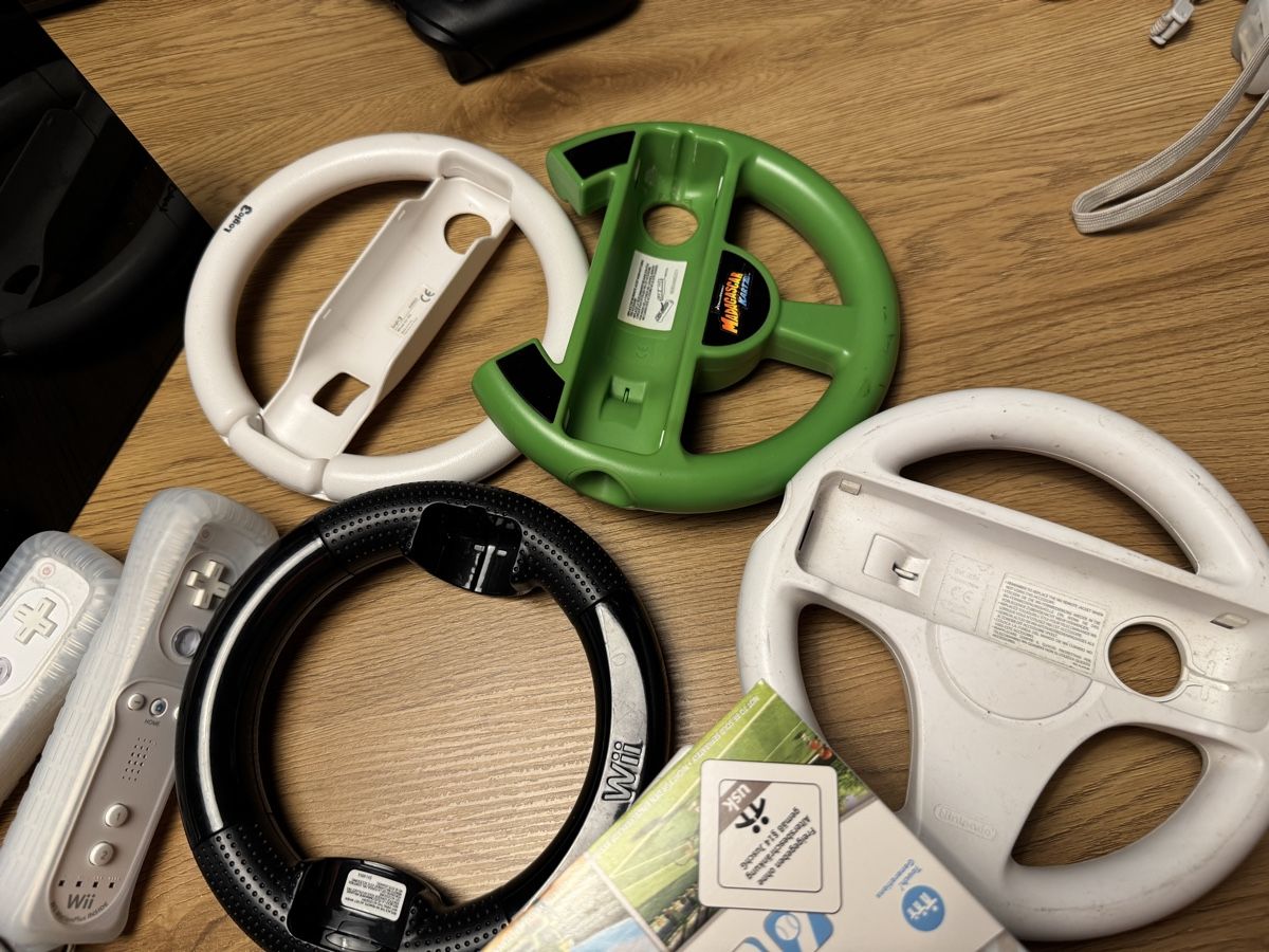 Nintendo Konsolen: Nintendo Wii avec accessoires  – Gebraucht aus Peseux von ola_psb6 2