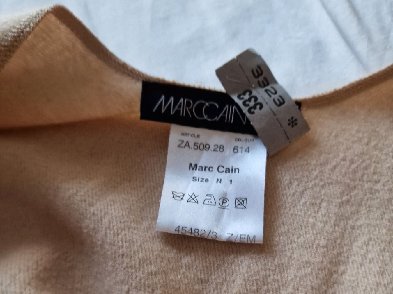 Marc Cain Altro in Moda donna: Damen Umhang hellbeige einfarbig Marccain – Usato da Münchenstein venduto da strolch001 3