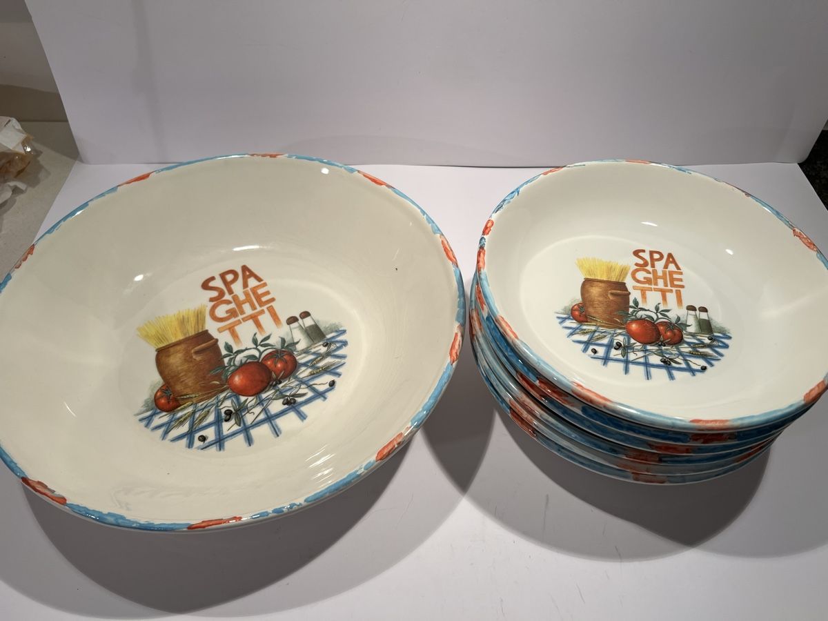 Assiettes: Spaghettiteller & Schüssel – D'occasion à Rupperswil par sige82