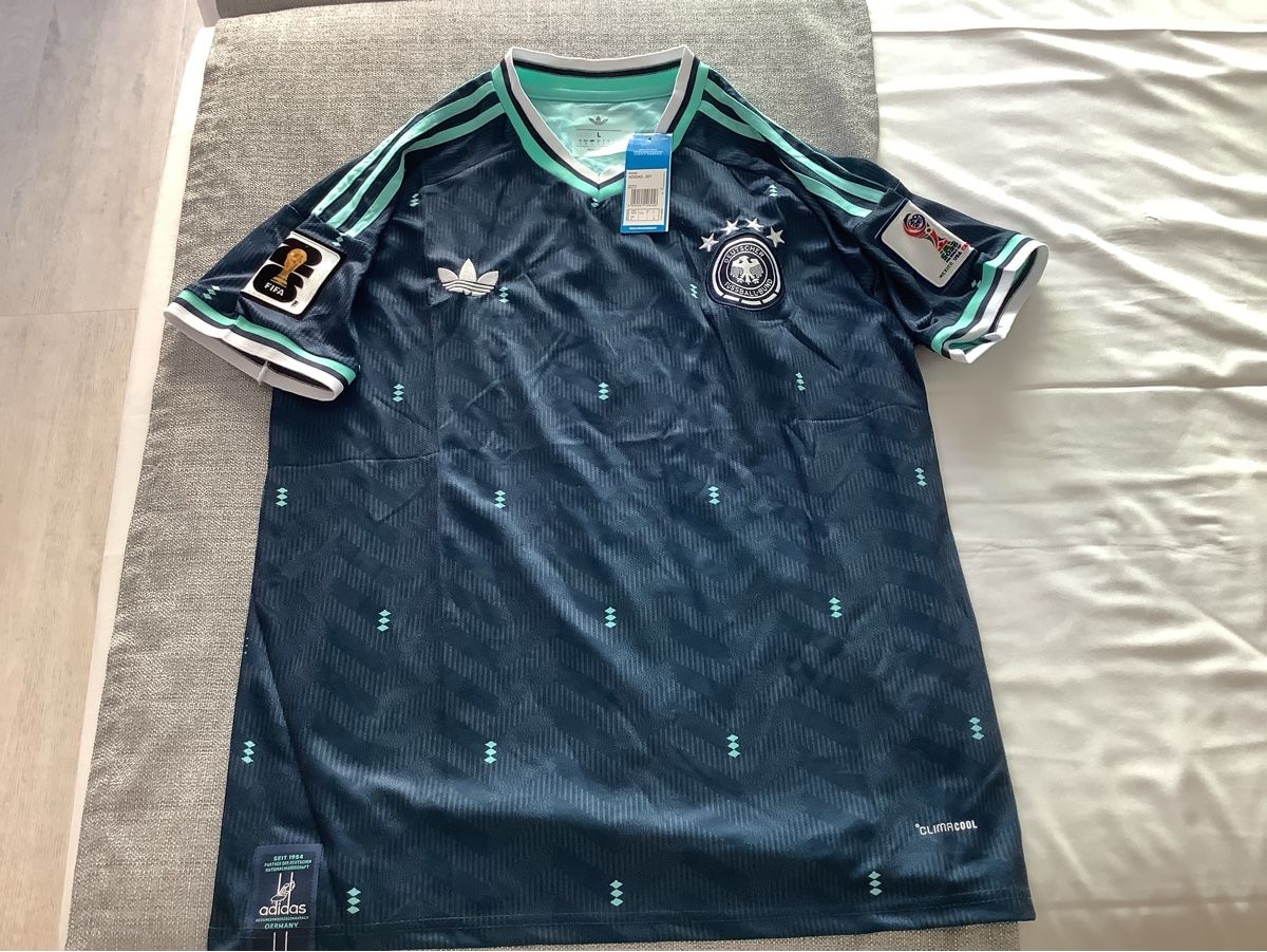 Adidas Maillots de corps & Pantalons: WM 2026  Adidas  DFB  L  Replica – Neuf avec emballage d'origine à Schmitten FR par Hubalo