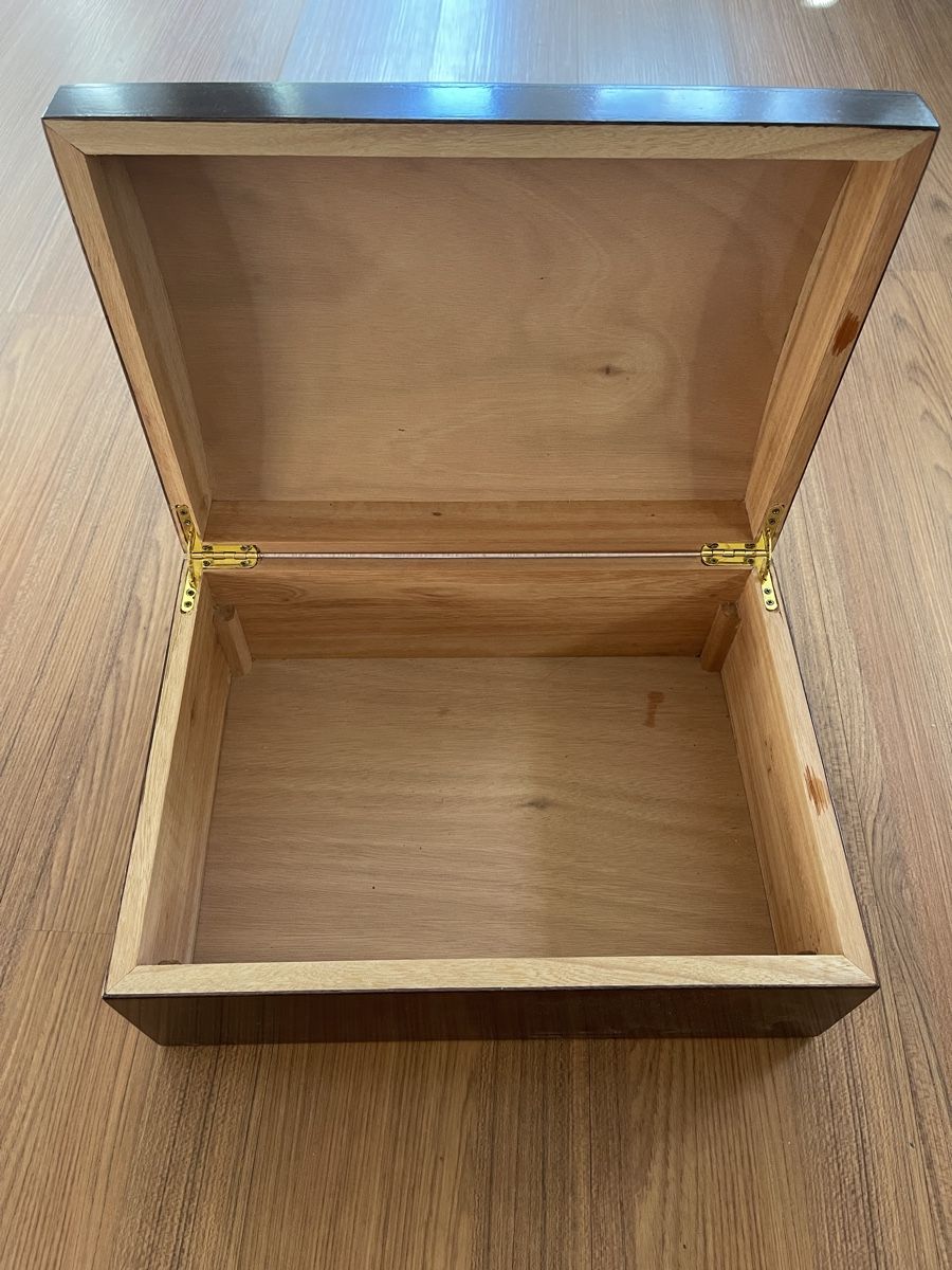 Humidor per sigari: Humidor en cèdre cigares / – Nuovo (secondo la descrizione) da Grand-Lancy venduto da Dams9 2