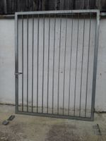 Grosse Gittertüre H230cm für Mauerloch B180cm
