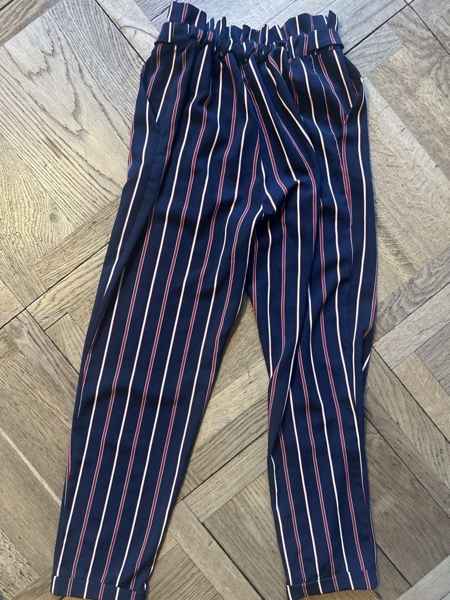 Pull&Bear Pantalons: Stoffhose von Pull&Bear – Neuf (Voir description) à Dielsdorf par cjanett 3